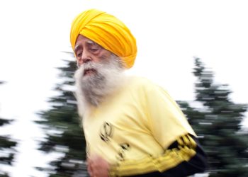 Singh setting a world record for the fastest centenarian in an 800m race in 2011.